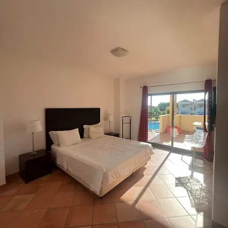 Vilamoura Townhouse In Private Gated