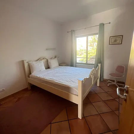 Vakantiehuis Vilamoura Townhouse In Private Gated Quarteira