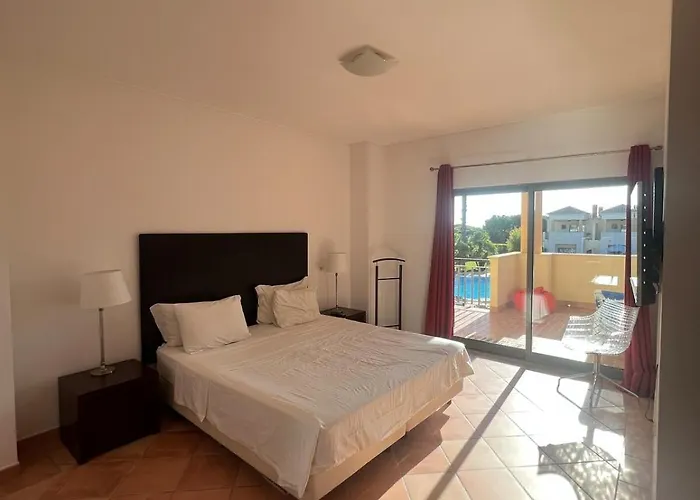 Vilamoura Townhouse In Private Gated
