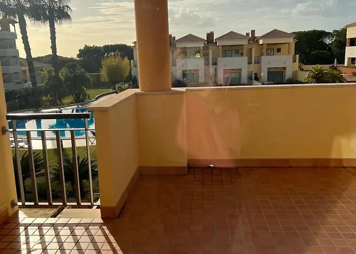 Vilamoura Townhouse In Private Gated