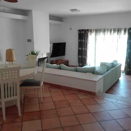 Vilamoura Townhouse In Private Gated Hébergement de vacances